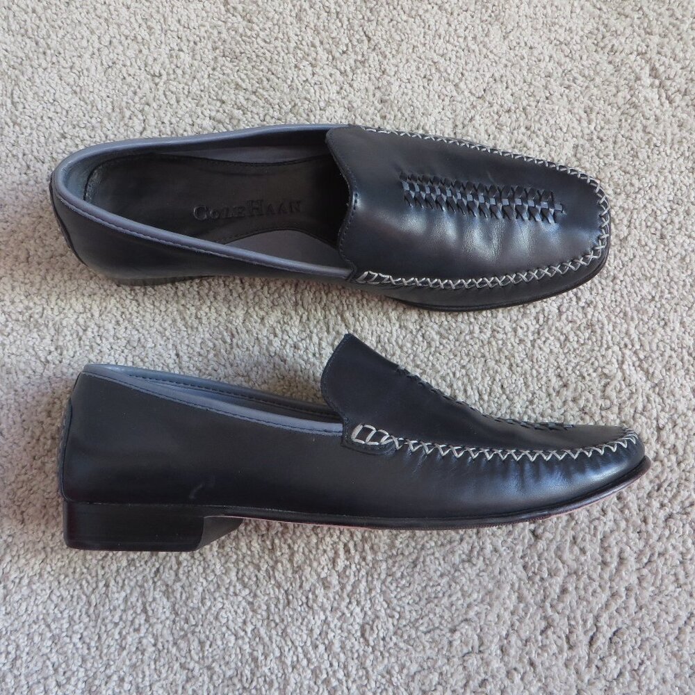 Cole haan womens loafers/flat shoes size 6.5 black leather white stitching